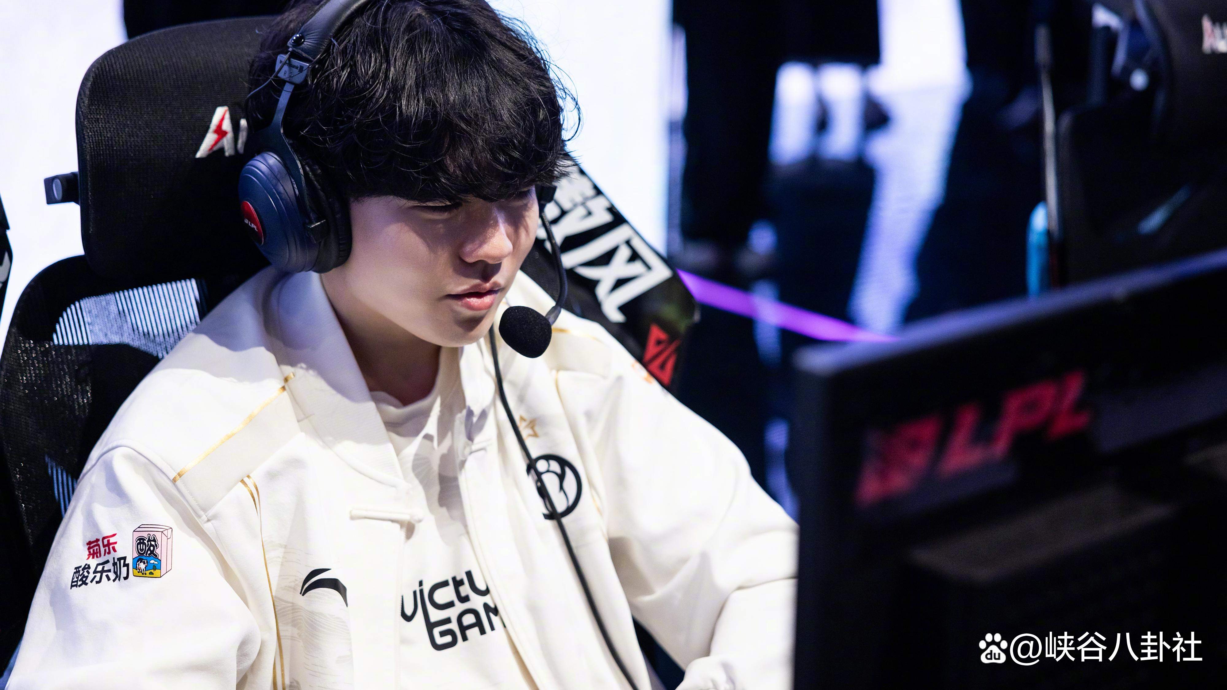 ayx-包含利物浦不断突破！，Rookie连续二十场比赛得分超过战术调整赢得满堂喝彩的词条-ayx