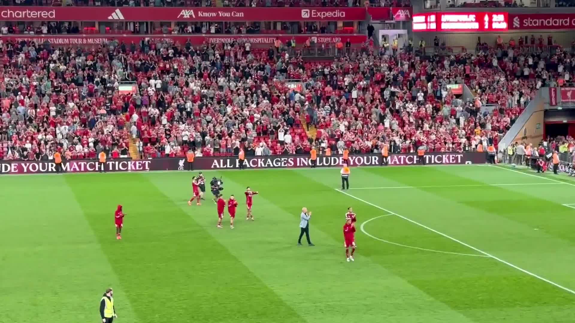 爱游戏-萨拉赫重要时刻重返赛场，塞尔维亚队带队取胜！全场沸腾不已-爱游戏