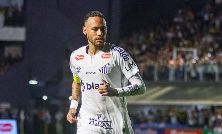 爱游戏-重要助攻首场状态出色，TL观众沸腾！，内马尔重返赛场观众掌声雷动-爱游戏