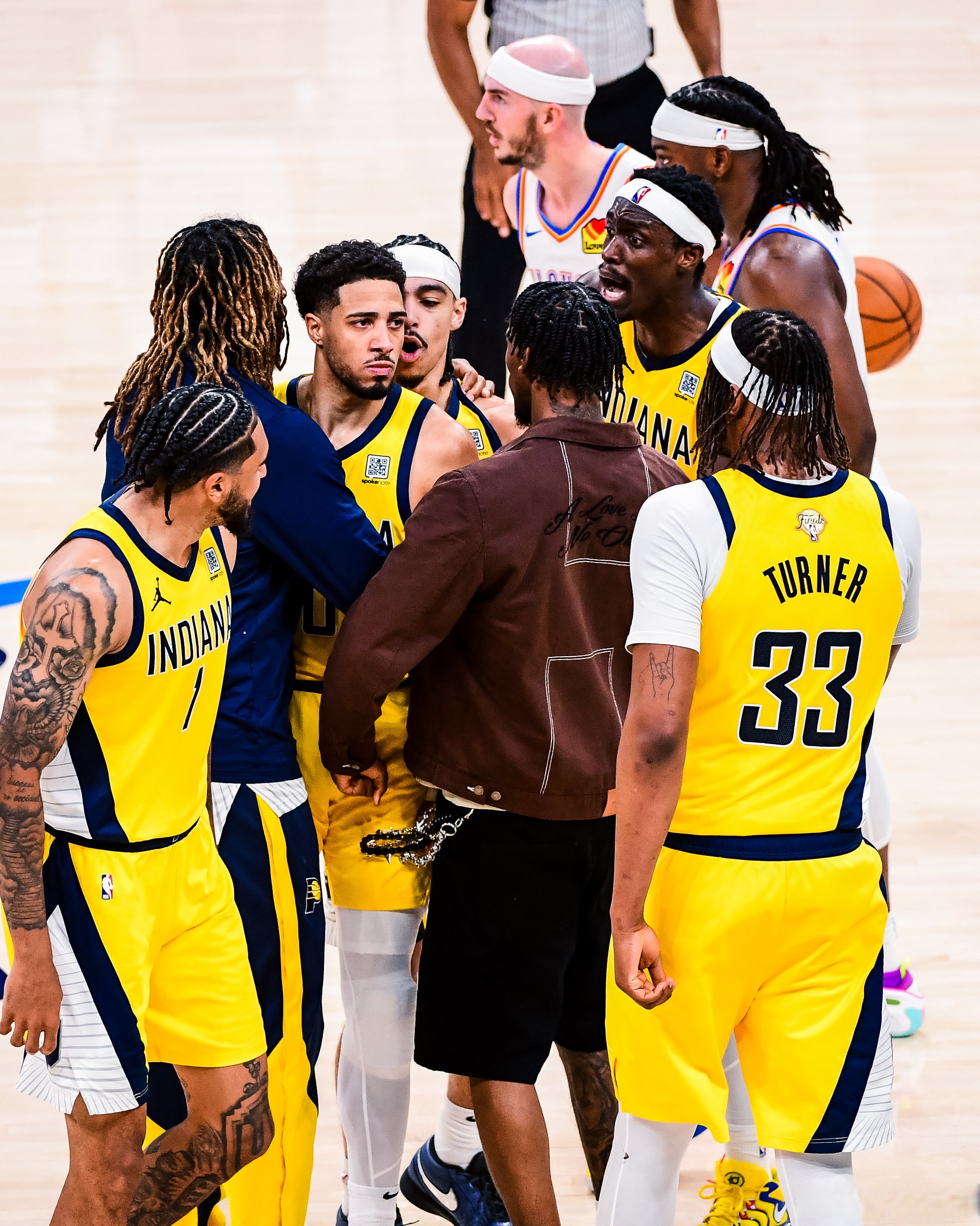 爱游戏-包含转折点!丹佛掘金外线爆发,国王杯冲刺阶段攻防权衡,引发热议,身体对抗强度拉满的词条-爱游戏